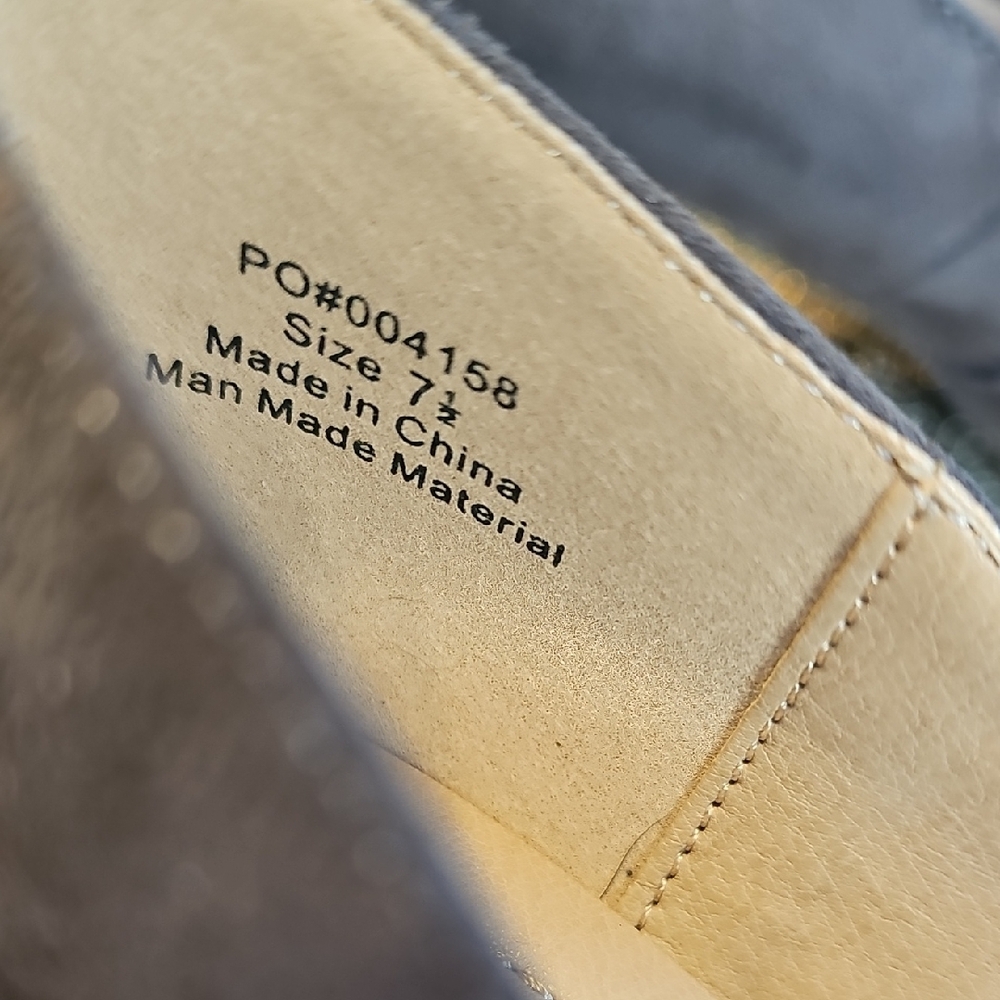 Journee Collection Suede Gray Heels - Picture 3 of 9